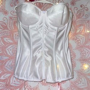 Beautiful corset top!!! 😍